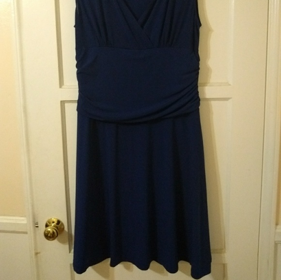 Woman's Dress - Picture 2 of 2